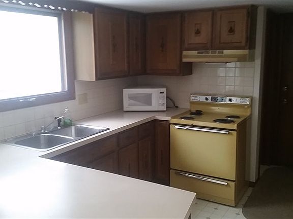 2nd image of 3890 Vermae Dr