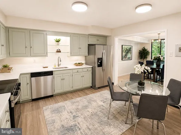 4970 Sentinel Dr Unit 11-405, Bethesda, MD 20816