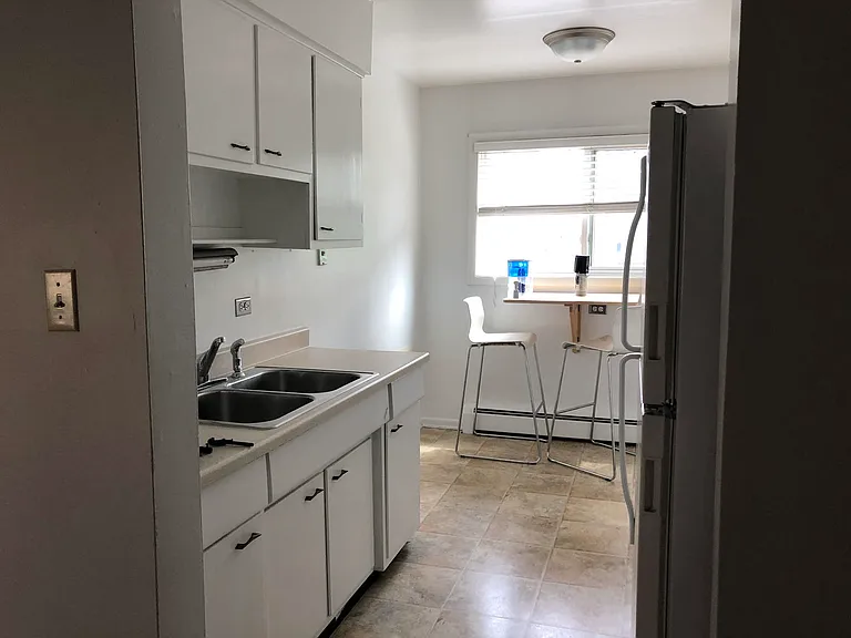 1116 Greenleaf Ave #1G — Photo 9