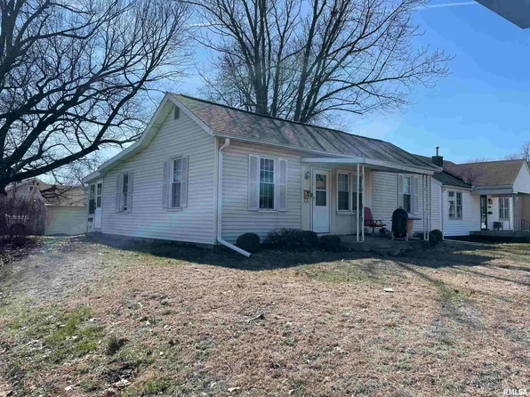 1320 Highland Ave #2, Pekin, IL 61554