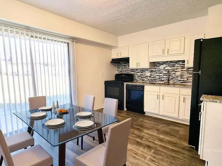 The Life at Arbor Creek Apartments — Photo 52