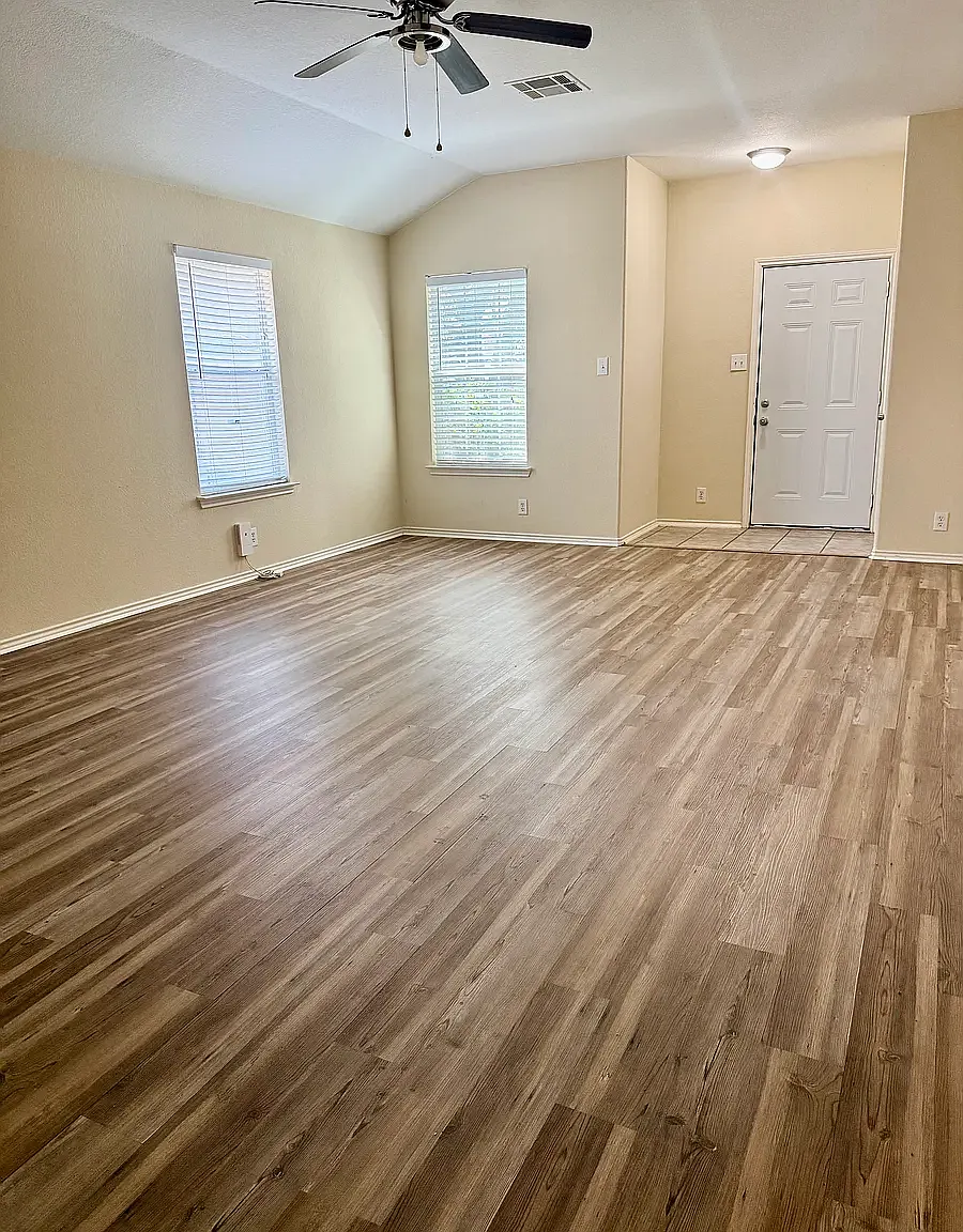 3 bed, 1648 sqft, $1,700 — Photo 3