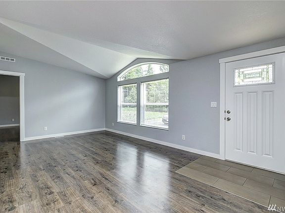 5th image of 4428 123rd Ave NE
