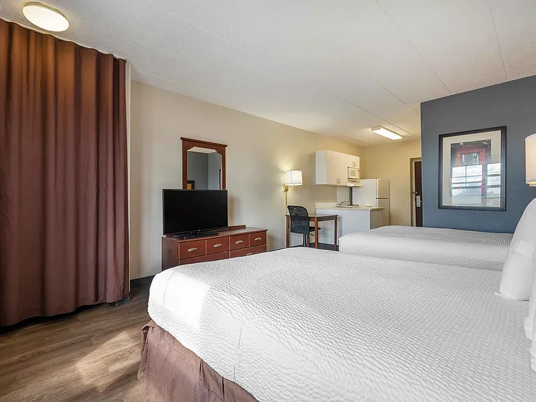 Studio Suite - 2 Full Beds