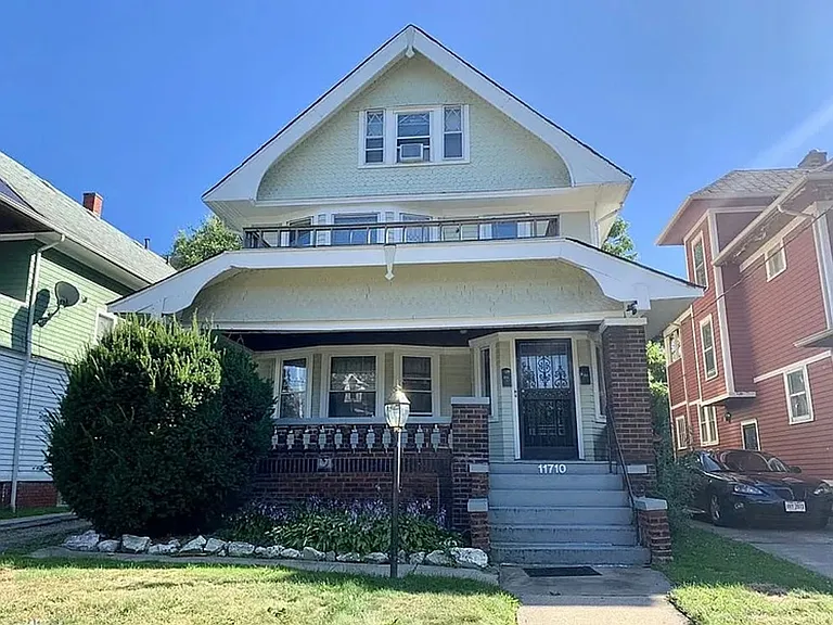 11710 Buckingham Ave — Photo 19