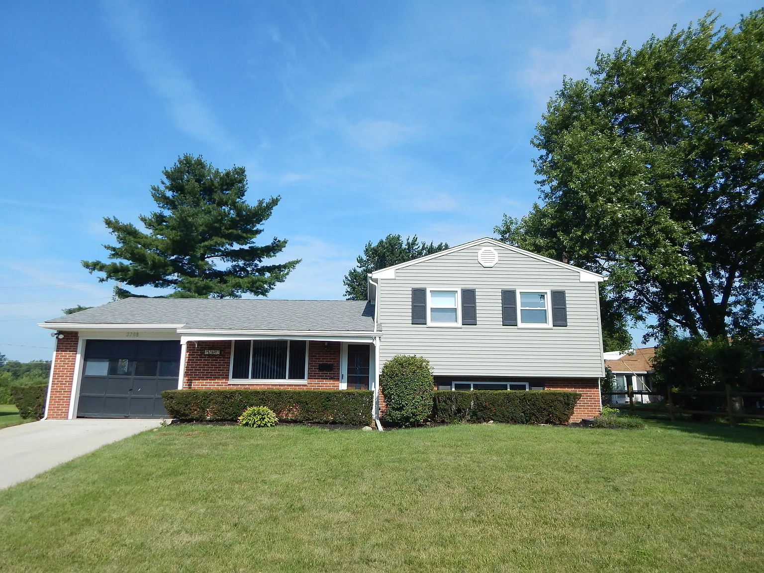 2708 Greenacre Dr photo 1