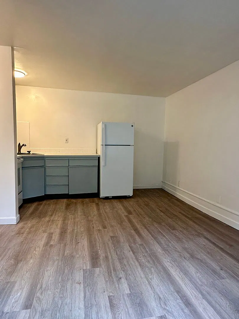 California Avenue Apartments — Photo 3