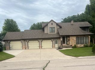 54 N Creek St, HILBERT, WI 54129