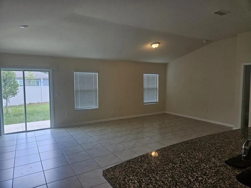 75020 Trestle Ct — Photo 4