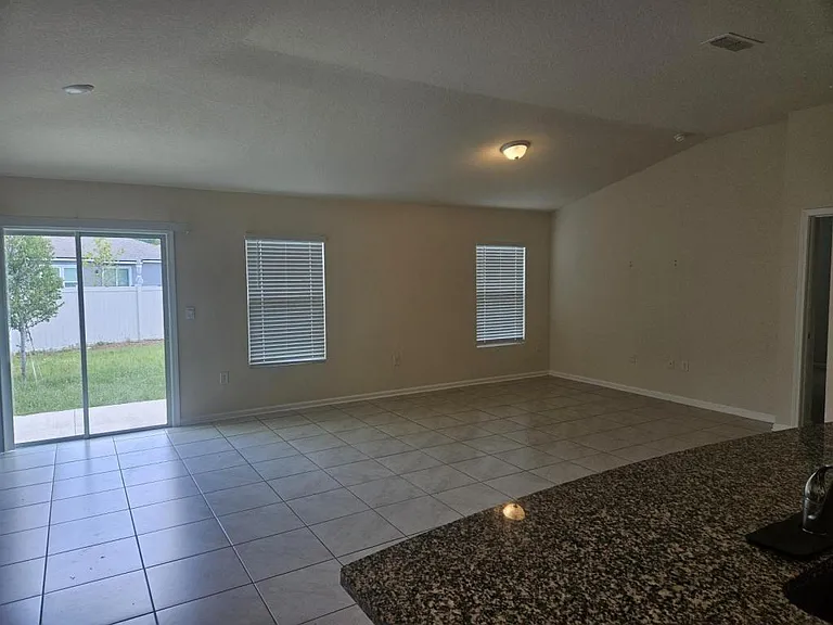 75020 Trestle Ct — Photo 4
