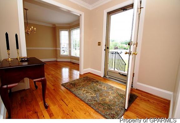 3rd image of 2607 Surrey Ln