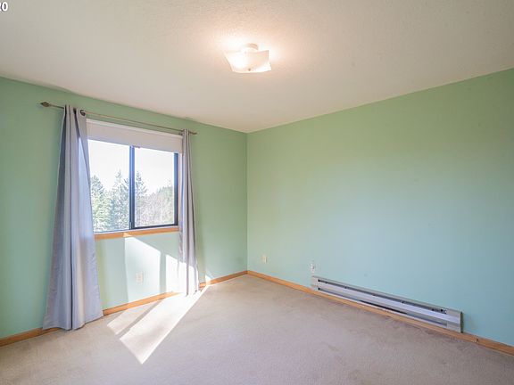 3rd image of 24612 NE 214th St