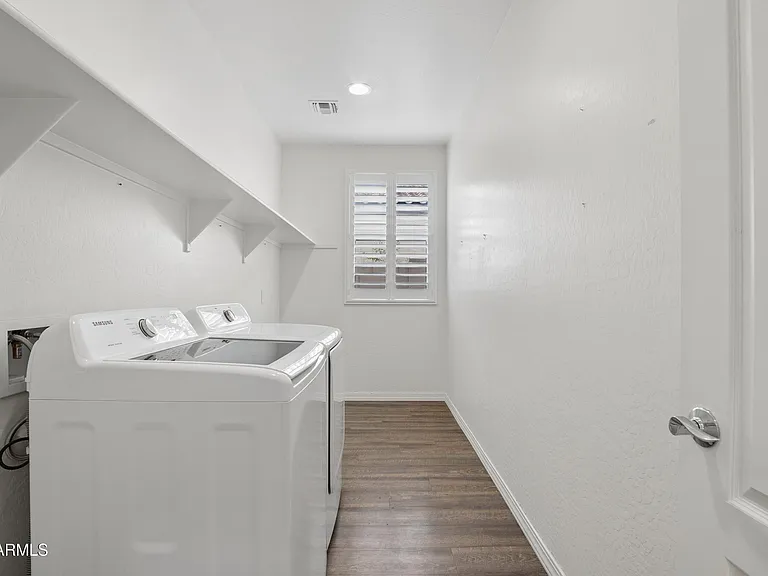 17863 W Hiddenview Dr — Photo 31