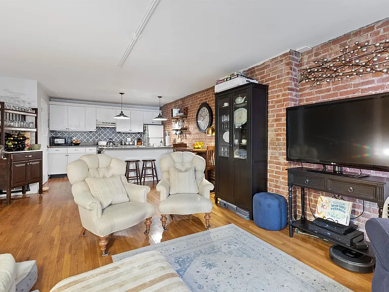 1115 Bloomfield St #GRDN — Photo 4