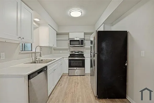4 bed, 1502 sqft, $2,800 — Photo 4