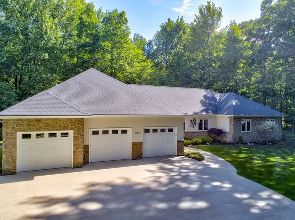 9102 Old Hickory Ln, Vassar, MI 48768