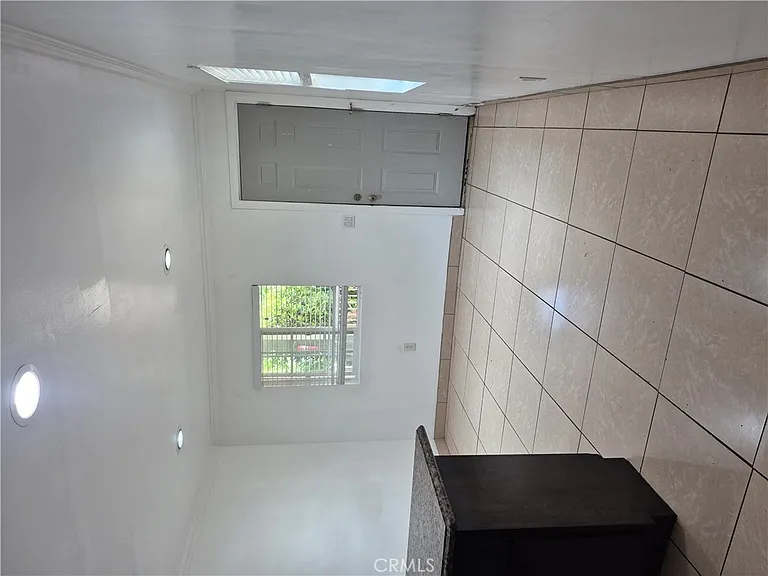 15080-15082 Roxford St — Photo 6