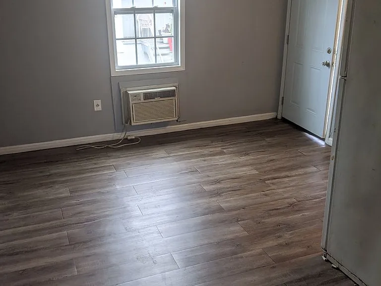 211 N Washington St — Photo 10
