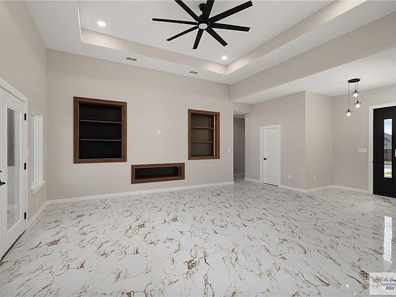 3rd image of 1406 Helen Dr