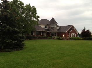 7483 Arnold Rd, Cottrellville, MI 48039