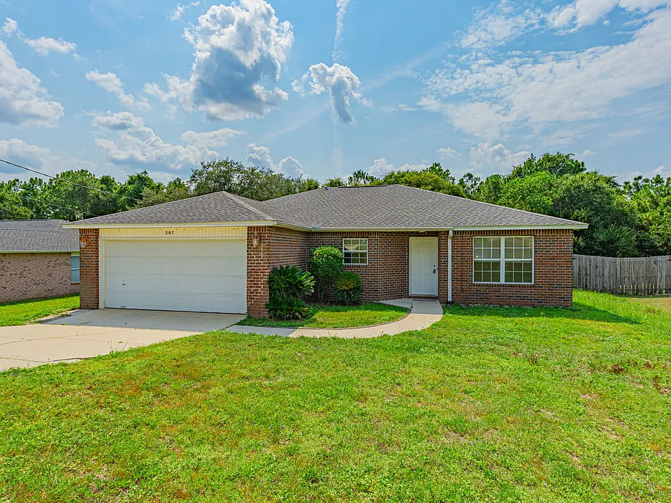 207 Riverchase Blvd