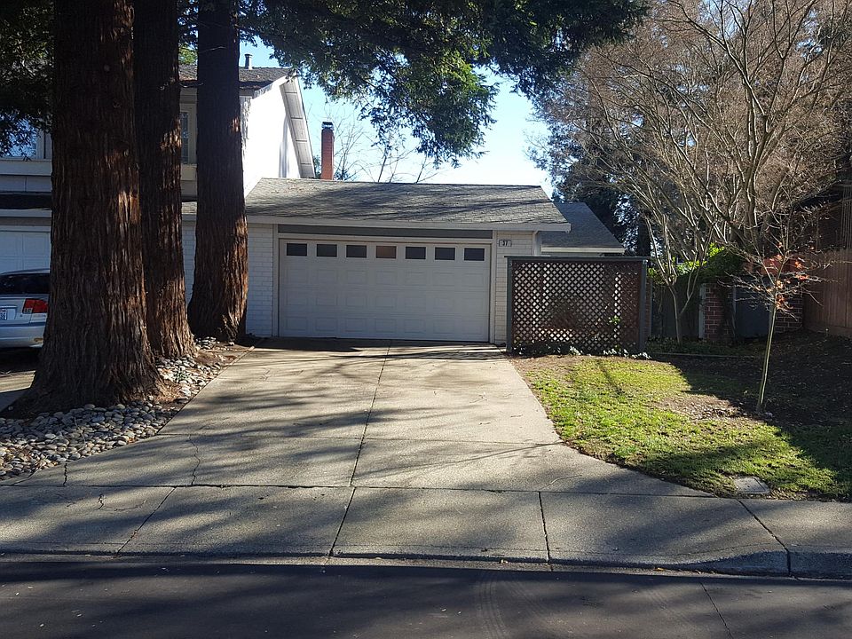 Front of 37 Velasco