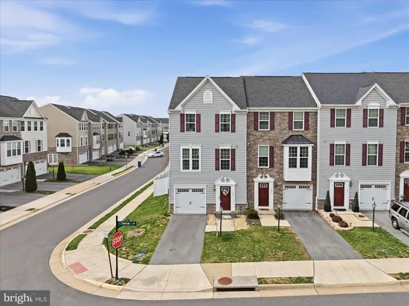 101 Trout Lily Dr, Lake Frederick, VA 22630