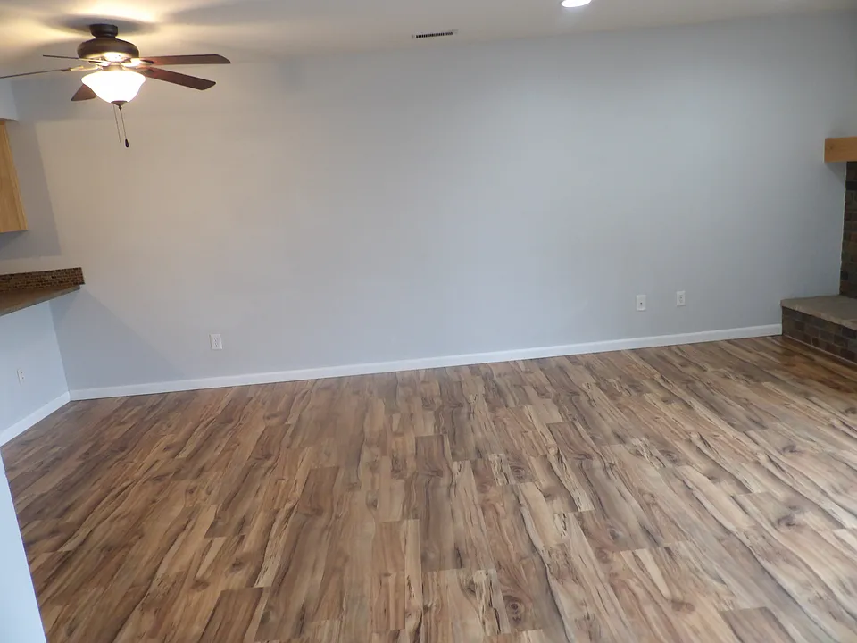 128 W Rockrimmon Blvd #201