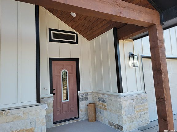 5th image of 1114 McCoy Rd