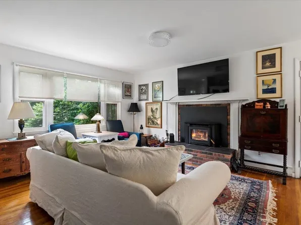 37 Brookside Road, Manchester, VT 05255