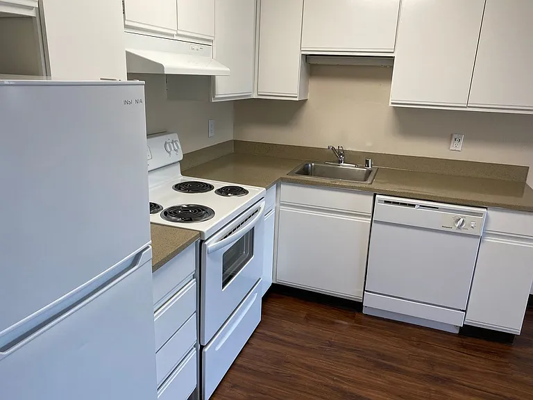 Hill House Apartments — Photo 6