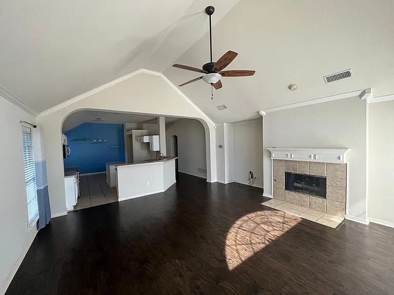 6021 Blue Spruce Ln — Photo 8