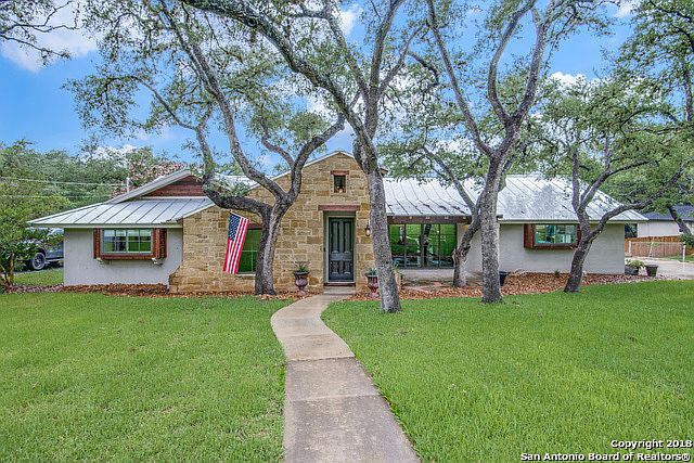 1st image of 135 Canyon Oaks Dr