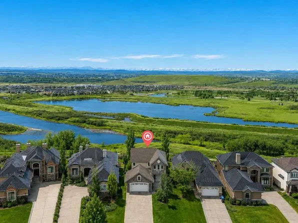 106 E Cranleigh Ter SE, Calgary, AB T3M 0G2