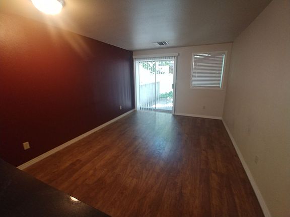 2nd image of 1012 S Longmont Ave APT 100