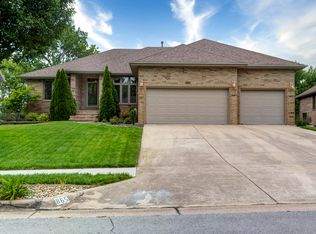 865 E Nottingham Ln, Springfield, MO 65810