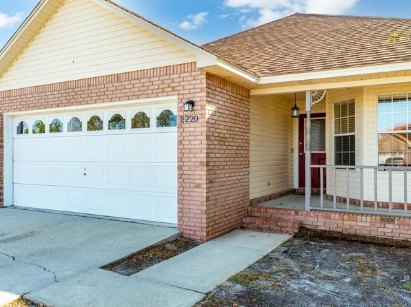 2220 Orion Lake Dr, Navarre, FL 32566