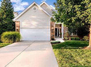 649 Ember Crest Dr, Fairview Heights, IL 62208