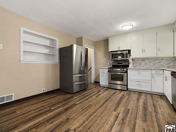 4th image of 219 W Adams Ave