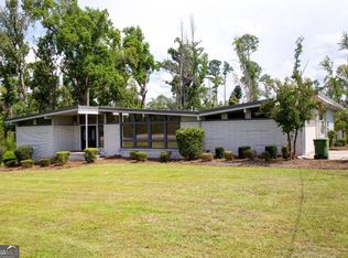 96 N Gill St, Hazlehurst, GA 31539
