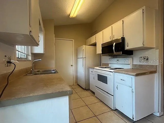 2523 Alexa Ct — Photo 6