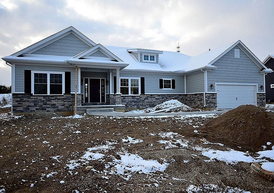 1st image of 956 Foxtail Cir