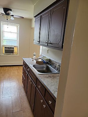 4th image of 108 Parkinson Ave #A