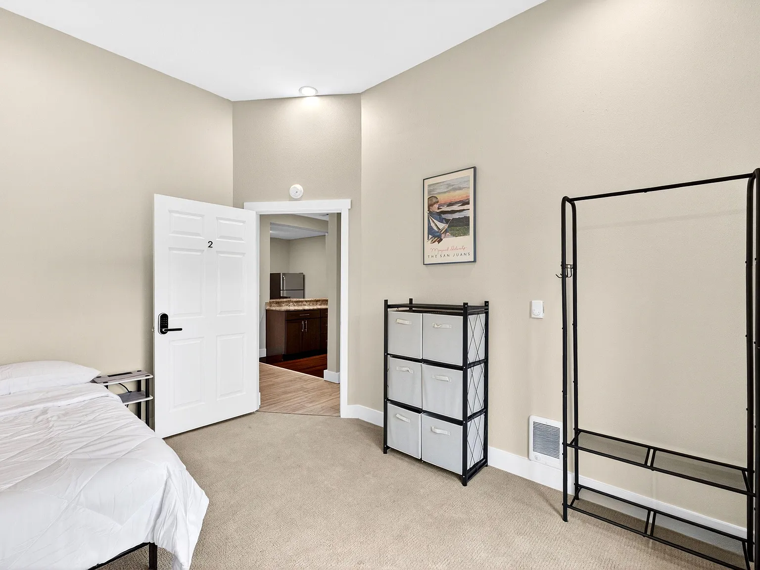4 bed, 6.0 bath, 3700 sqft, $1,213 — Photo 3