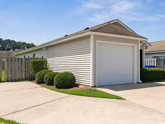 2nd image of 3201 Westgate Dr