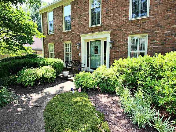 3rd image of 8729 Cumbernauld Cir S