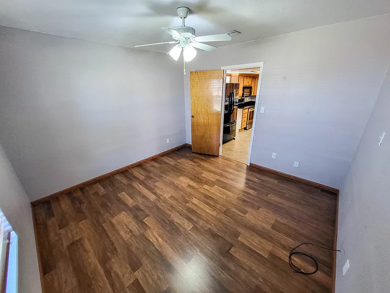 25 W Maverick Ln — Photo 8