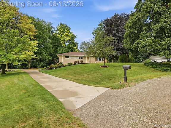2nd image of 197 Perrydale St