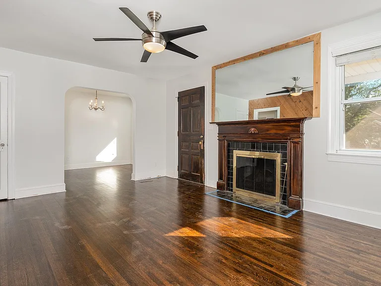 800 McDonald Ave — Photo 23