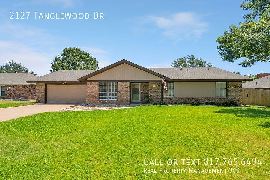 1st image of 2127 Tanglewood Dr